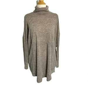 nu* OS tan turtleneck long sleeve sweater‎ tunic